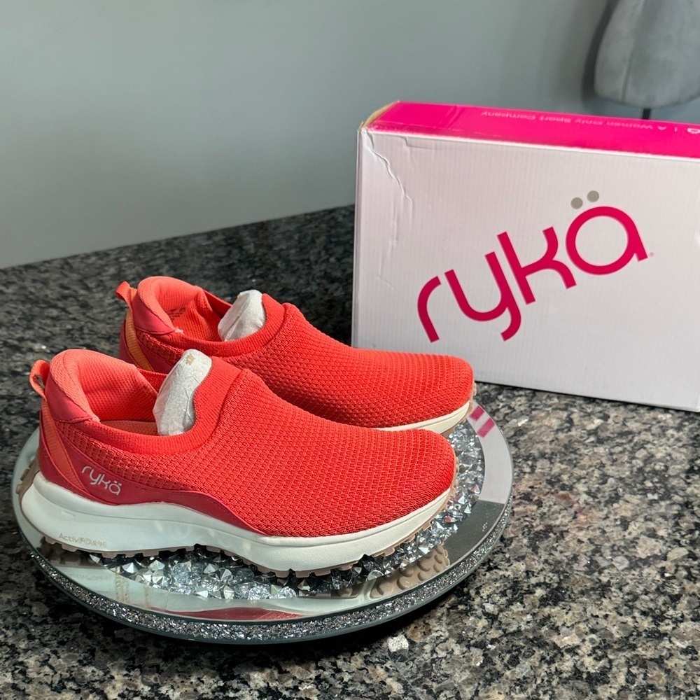 Ryka Coral Slip-On Sneakers NEW 7 Wide